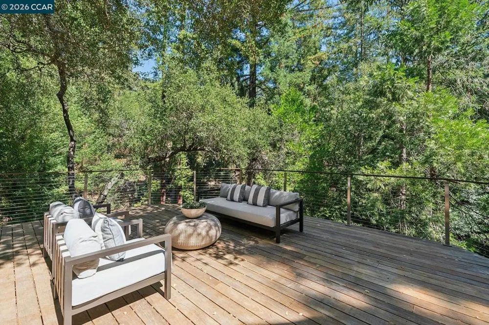 11 Redwood Cir Lafayette, CA 94549