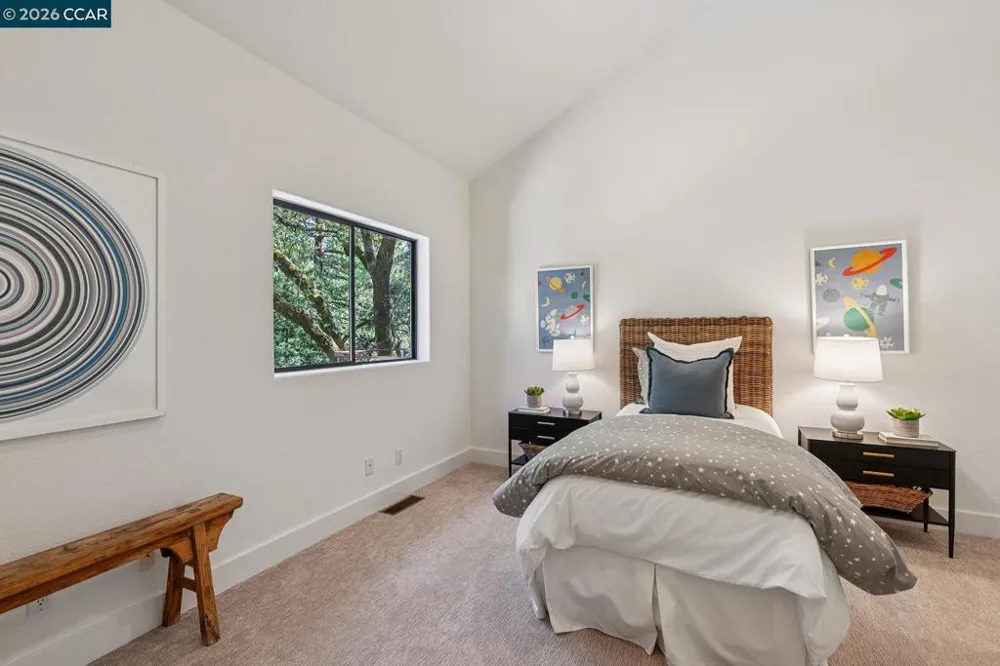 11 Redwood Cir Lafayette, CA 94549