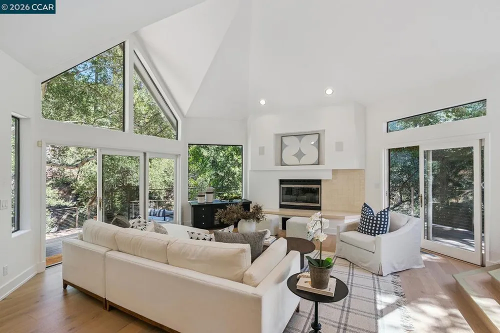 11 Redwood Cir Lafayette, CA 94549