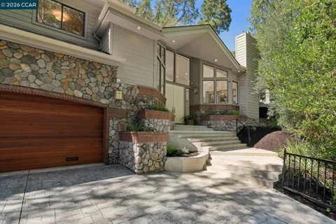 11 Redwood Cir