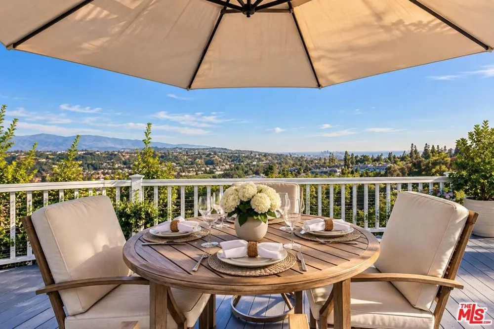 2282 Canyonback Road Los Angeles, CA 90049