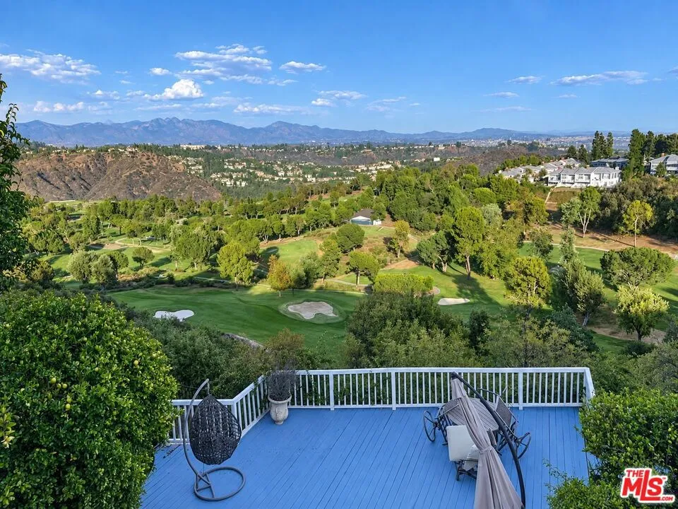 2282 Canyonback Road Los Angeles, CA 90049