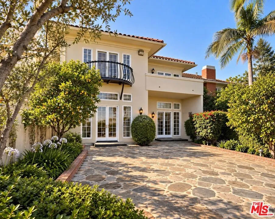 2282 Canyonback Road Los Angeles, CA 90049