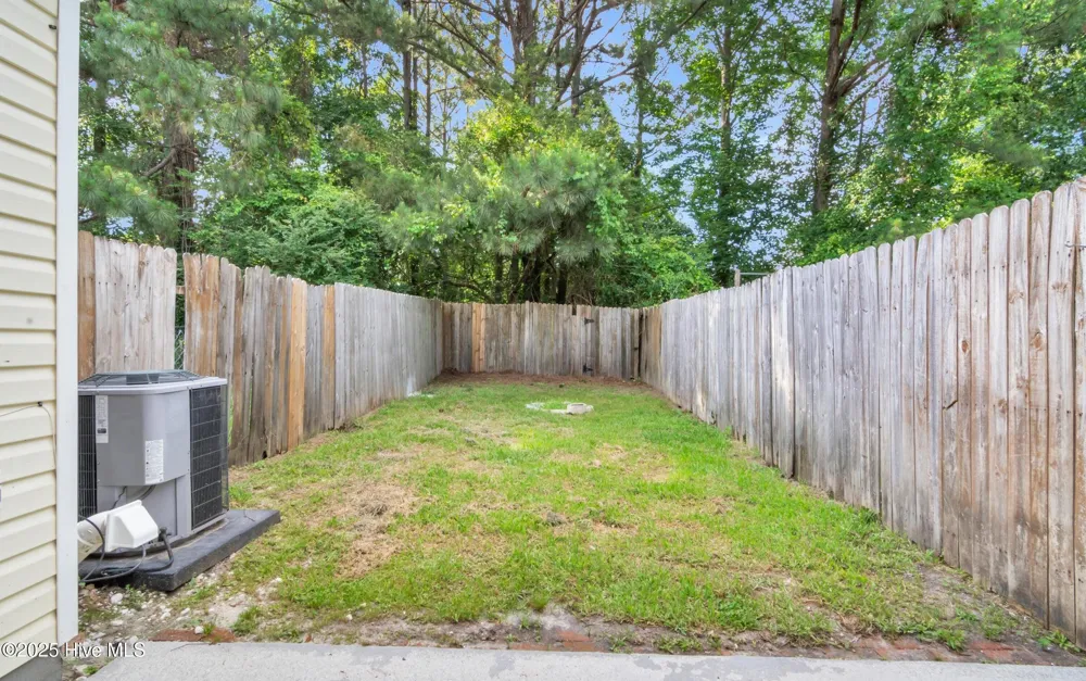 2033 Brandymill Lane Jacksonville, NC 28546