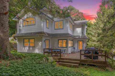 4 Emmet Roche Dr