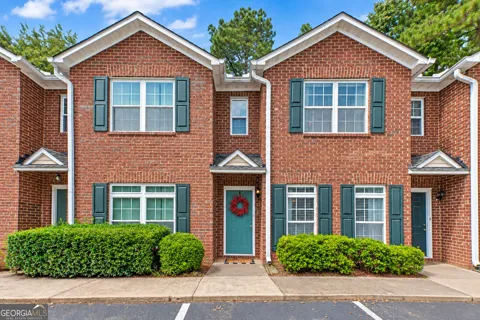 637 Huntington RD
