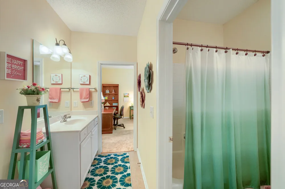 166 Camry LN Grayson, GA 30017
