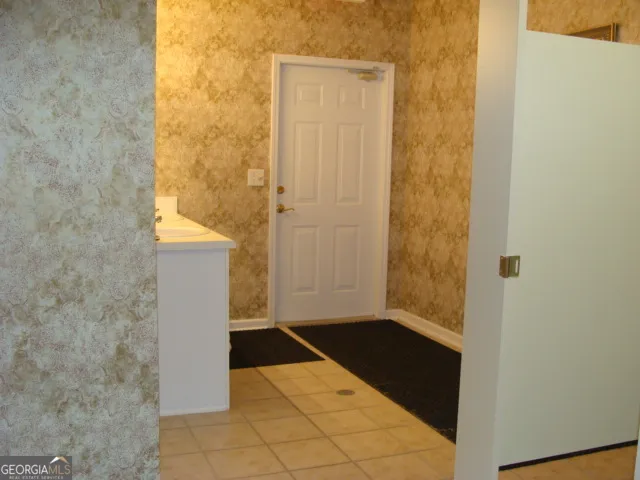 166 Camry LN Grayson, GA 30017