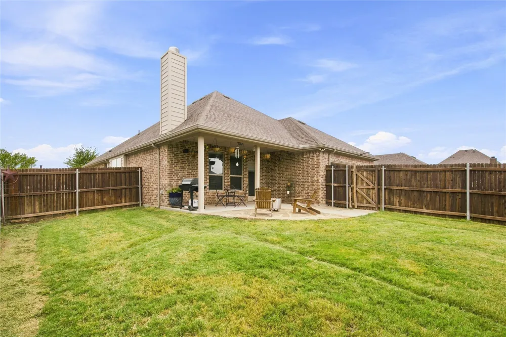 1612 Tyler Street Waxahachie, TX 75165