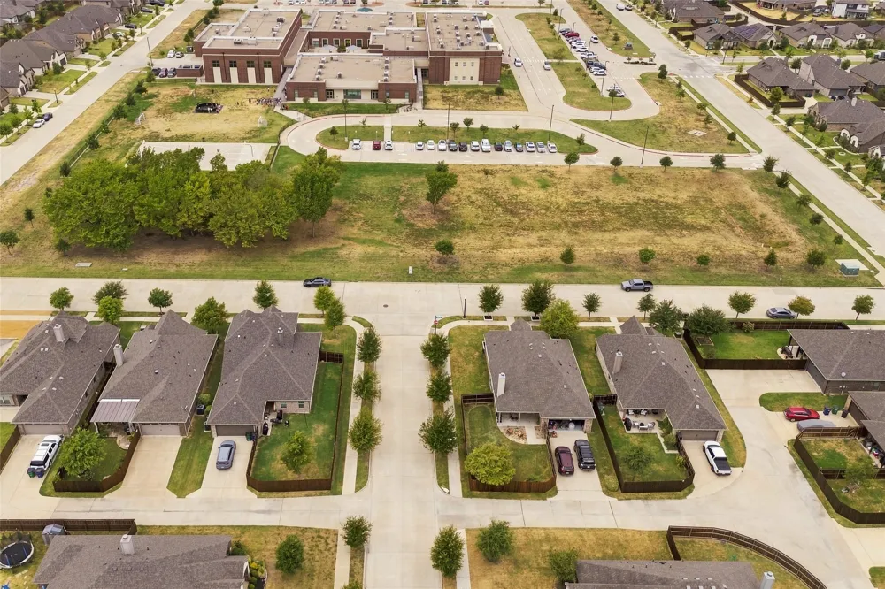 1612 Tyler Street Waxahachie, TX 75165
