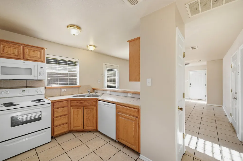 1017 Rice Street Denison, TX 75020