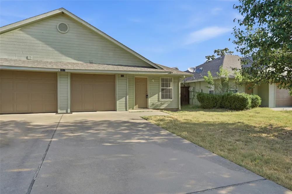 1017 Rice Street Denison, TX 75020