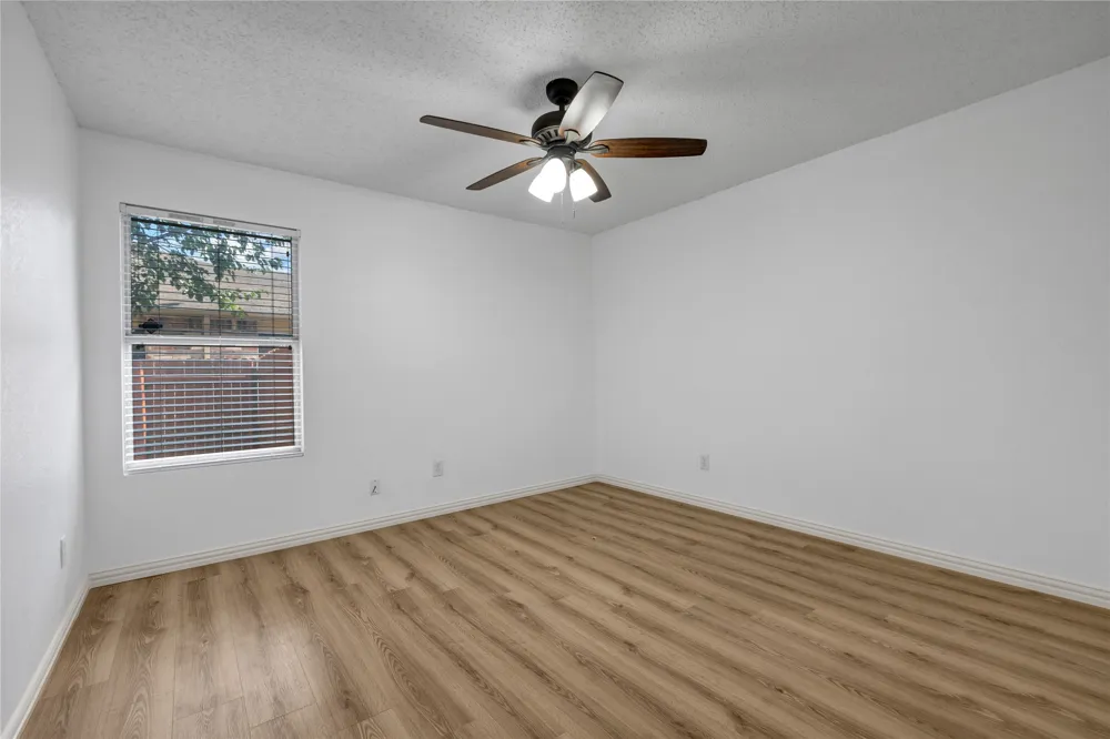5132 Bedfordshire Drive Fort Worth, TX 76135