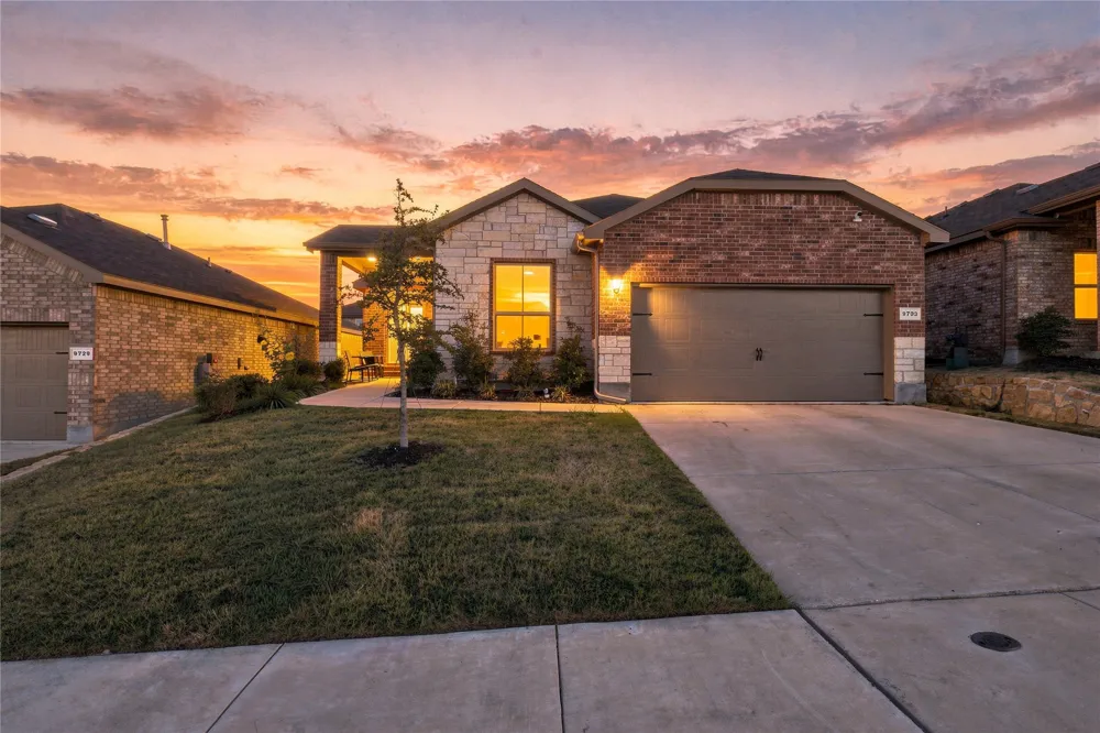 9733 New Bern Drive Fort Worth, TX 76108