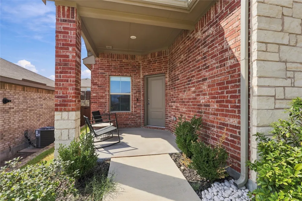 9733 New Bern Drive Fort Worth, TX 76108
