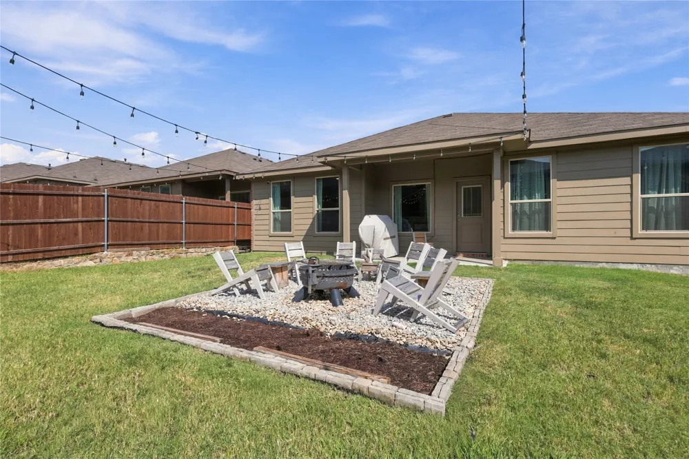 9733 New Bern Drive Fort Worth, TX 76108