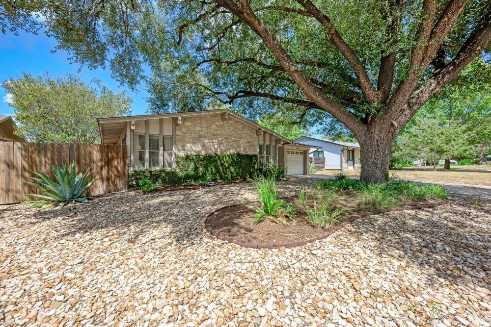 6810 Langston Drive Austin, TX 78723