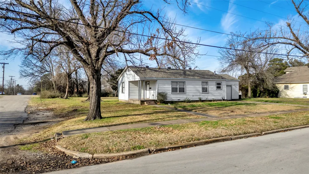 901 Johnson Street Terrell, TX 75160