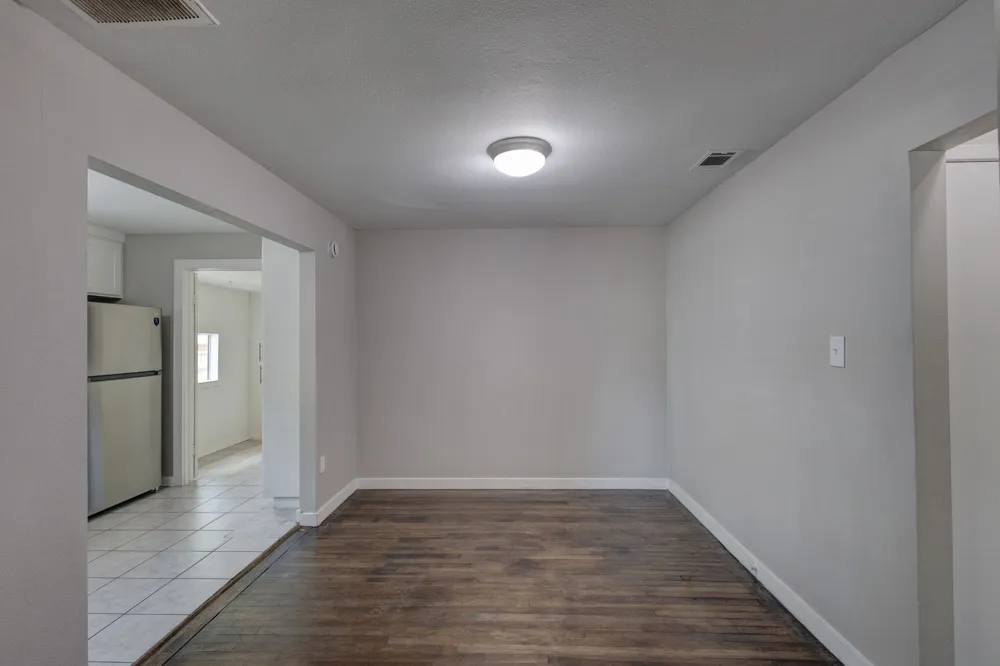 913 S Sargent Street Fort Worth, TX 76103