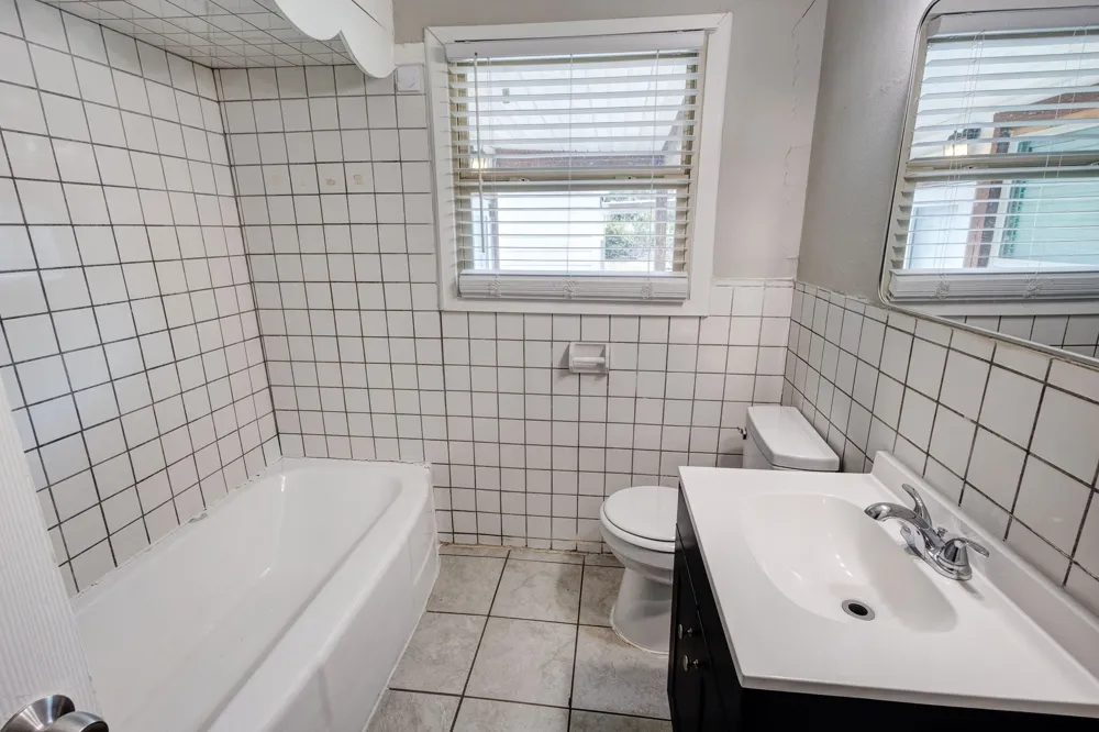 913 S Sargent Street Fort Worth, TX 76103