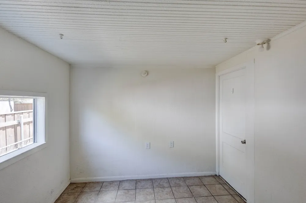 913 S Sargent Street Fort Worth, TX 76103