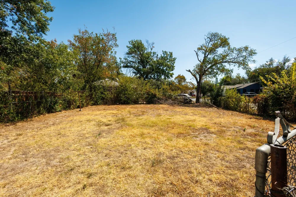 913 S Sargent Street Fort Worth, TX 76103