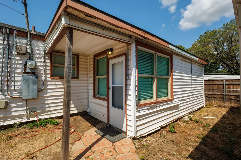 913 S Sargent Street Fort Worth, TX 76103