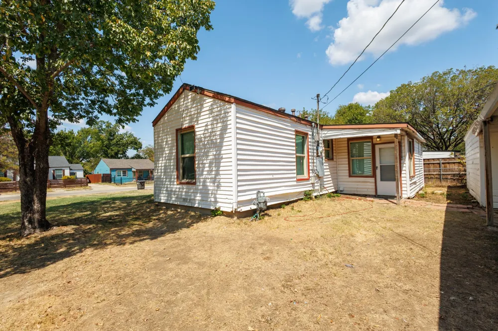 913 S Sargent Street Fort Worth, TX 76103