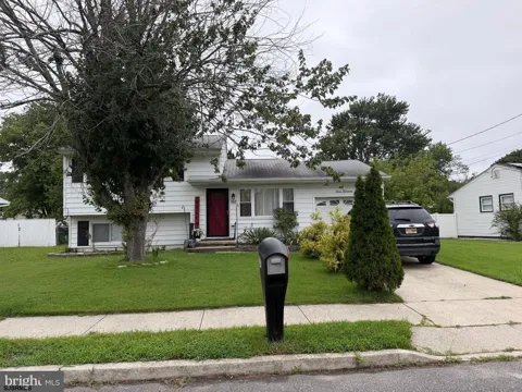 717 New Maple Road