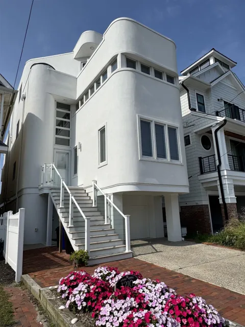 1210 Pleasure Ave