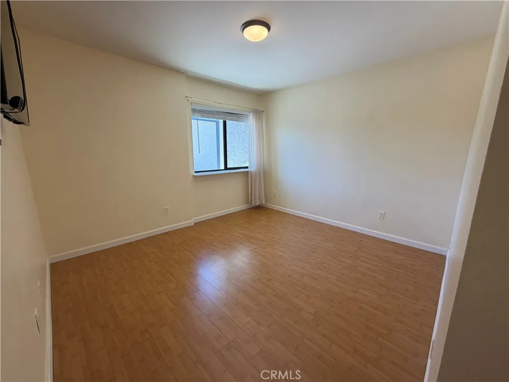 19231 Sherman Way #36 Los Angeles, CA 91335