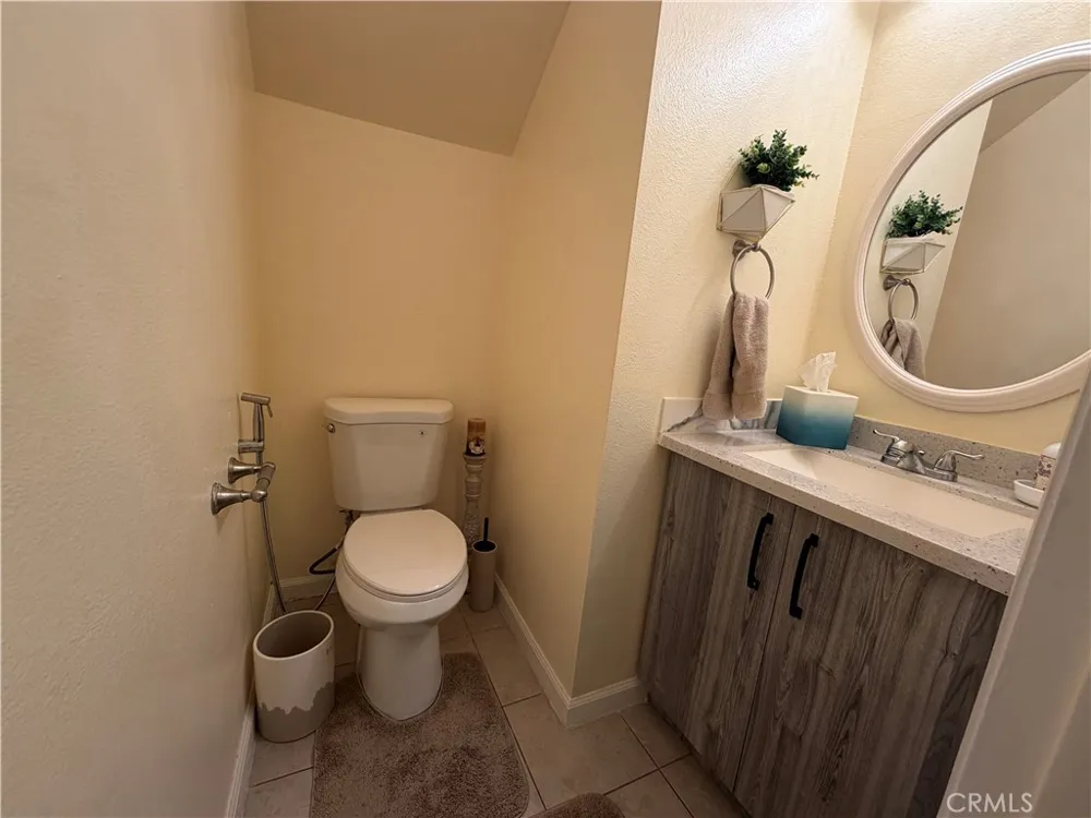 19231 Sherman Way #36 Los Angeles, CA 91335