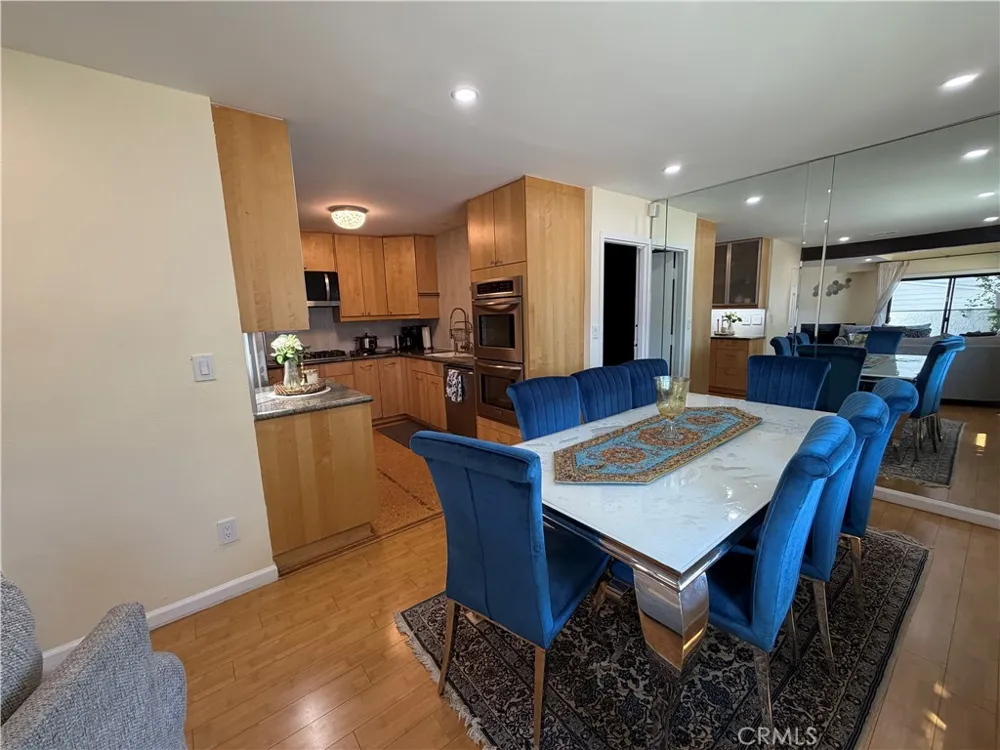 19231 Sherman Way #36 Los Angeles, CA 91335