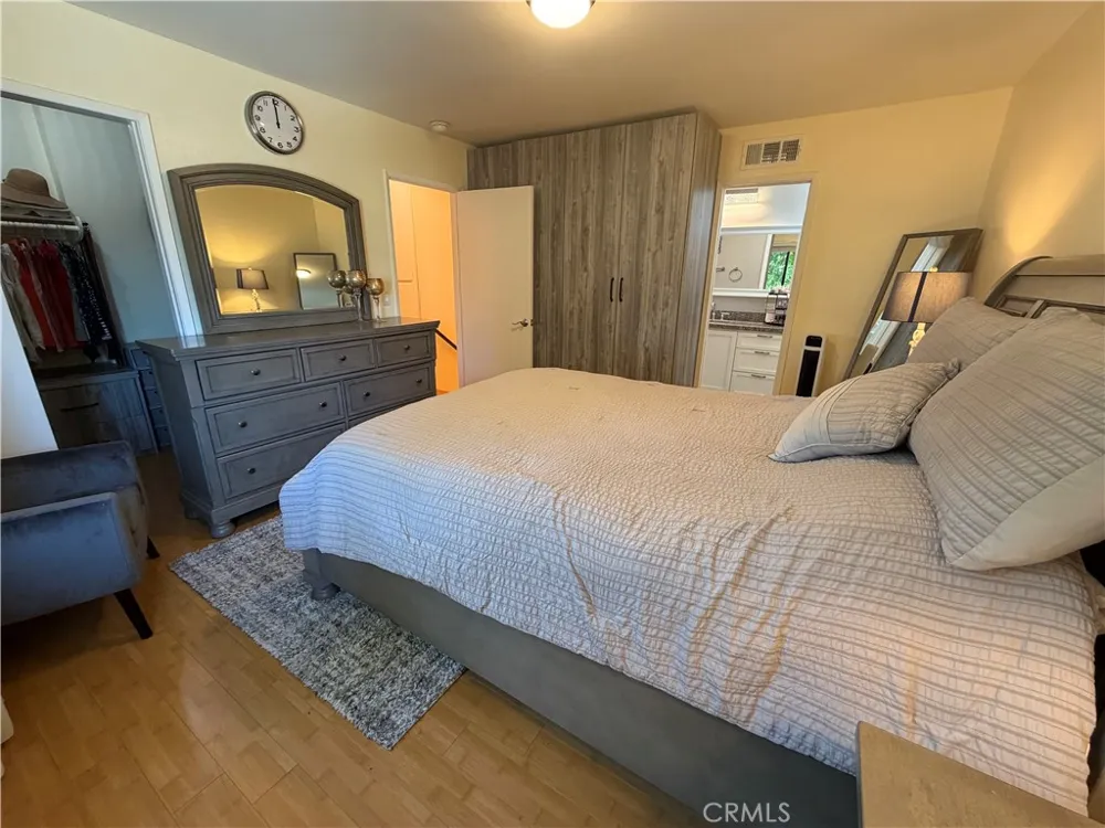 19231 Sherman Way #36 Los Angeles, CA 91335