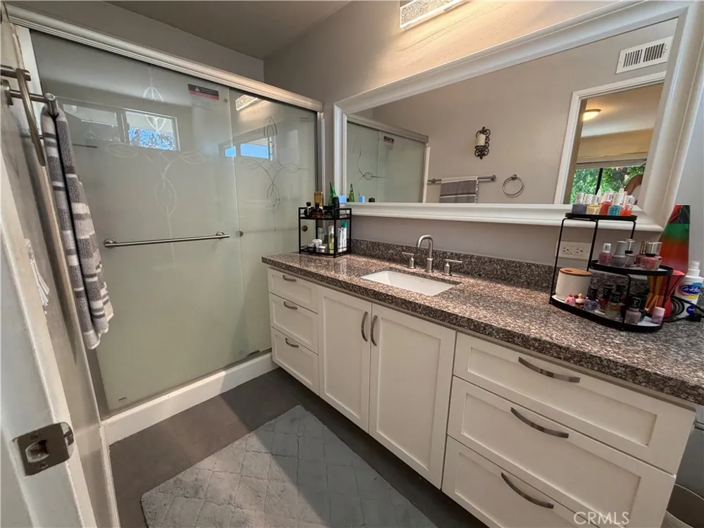 19231 Sherman Way #36 Los Angeles, CA 91335