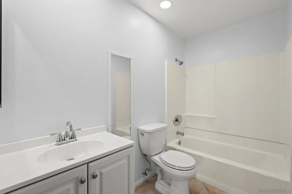 2063 Lakeridge #101 Chula Vista, CA 91913