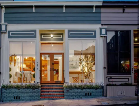 211 Grand Avenue