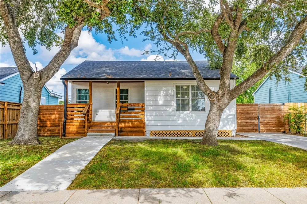 4745 Franklin Drive Corpus Christi, TX 78415
