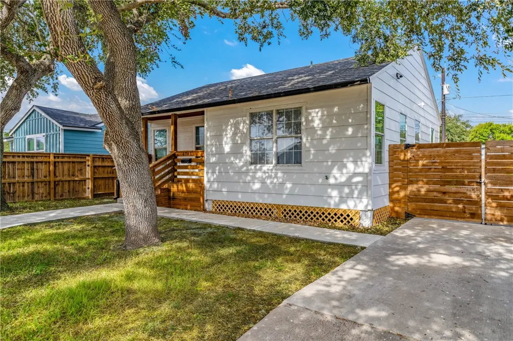 4745 Franklin Drive Corpus Christi, TX 78415