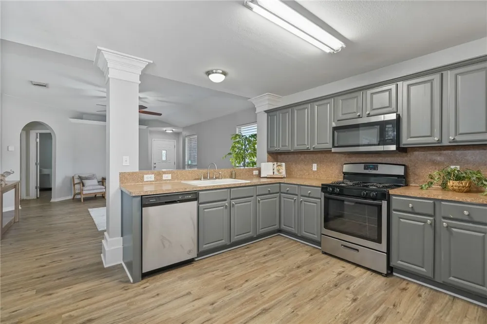 2321 White Star Corpus Christi, TX 78414