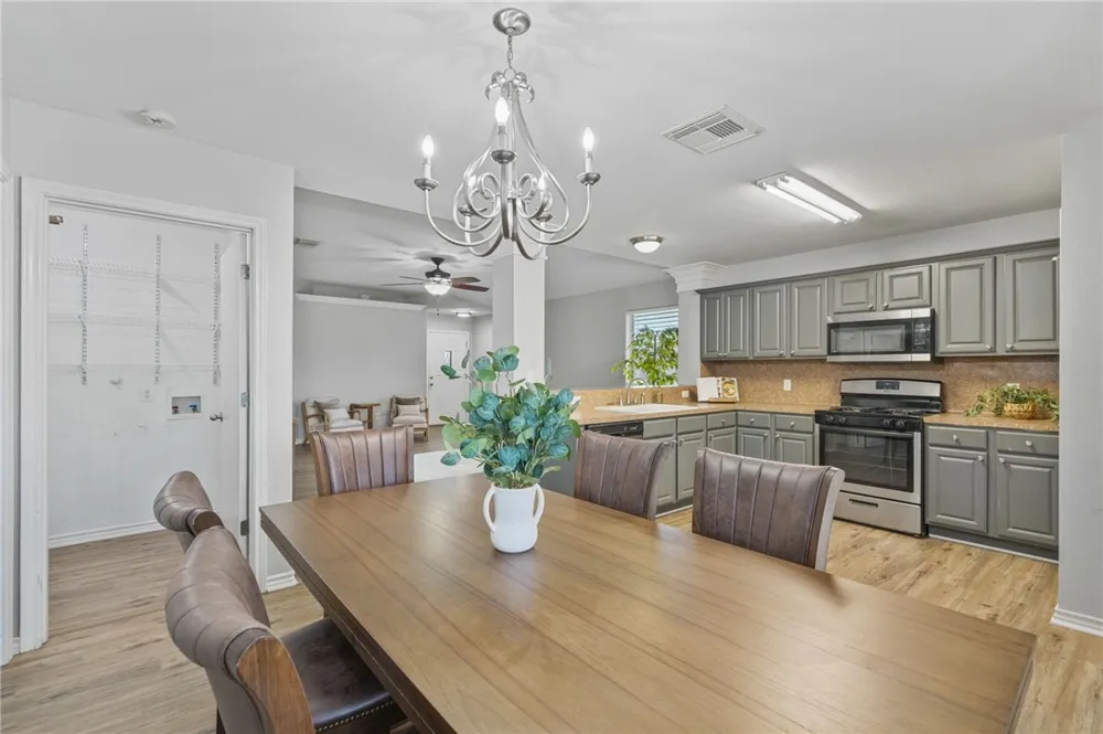 2321 White Star Corpus Christi, TX 78414