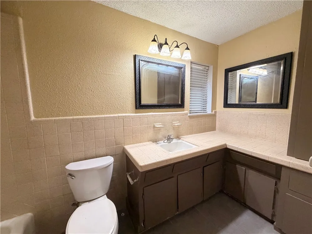 112 Westover Drive Portland, TX 78374