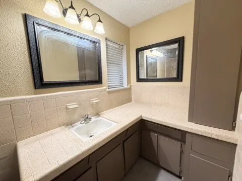112 Westover Drive Portland, TX 78374
