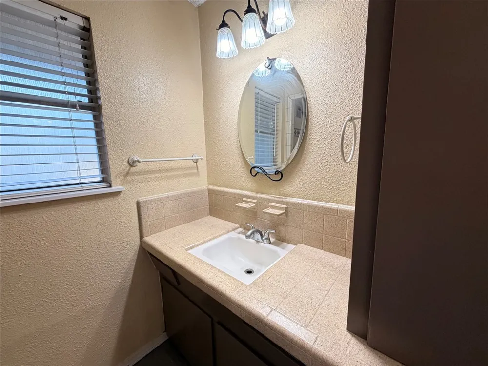 112 Westover Drive Portland, TX 78374