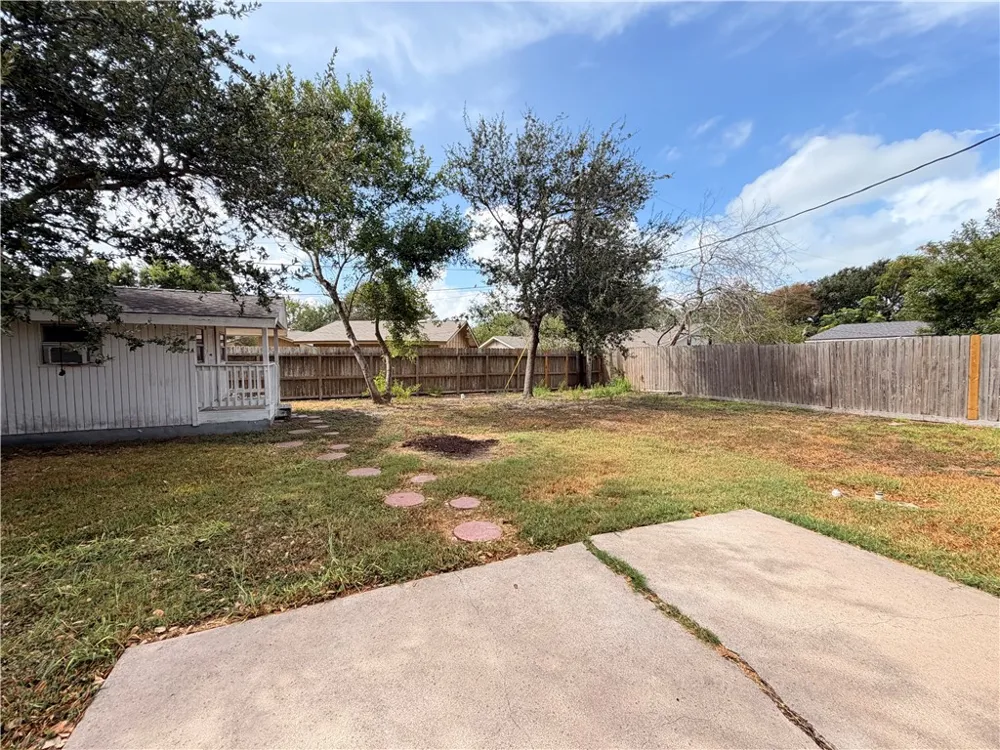 112 Westover Drive Portland, TX 78374
