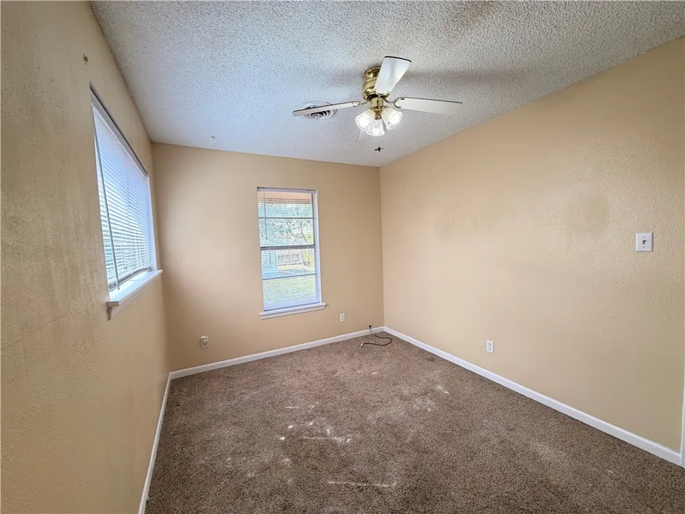 112 Westover Drive Portland, TX 78374