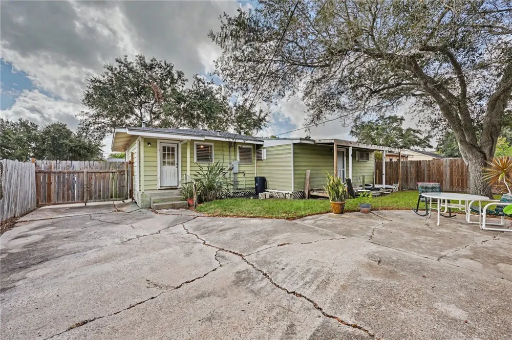 626 Pennington Drive Corpus Christi, TX 78412
