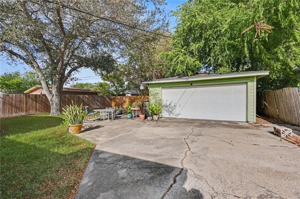 626 Pennington Drive Corpus Christi, TX 78412