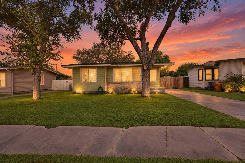 626 Pennington Drive Corpus Christi, TX 78412
