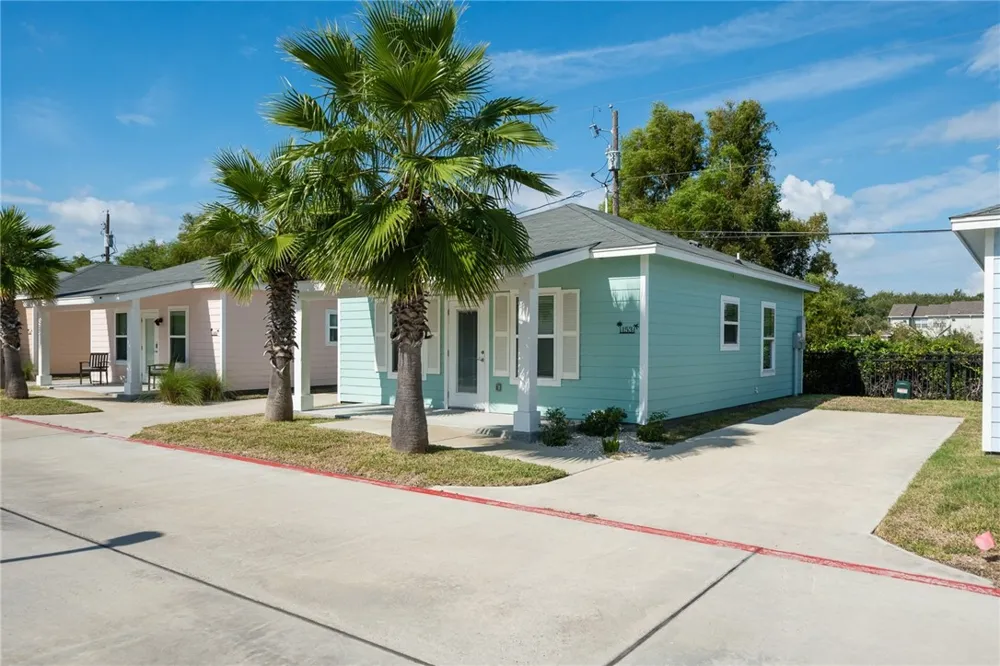 153 Oasis Circle Rockport, TX 78382